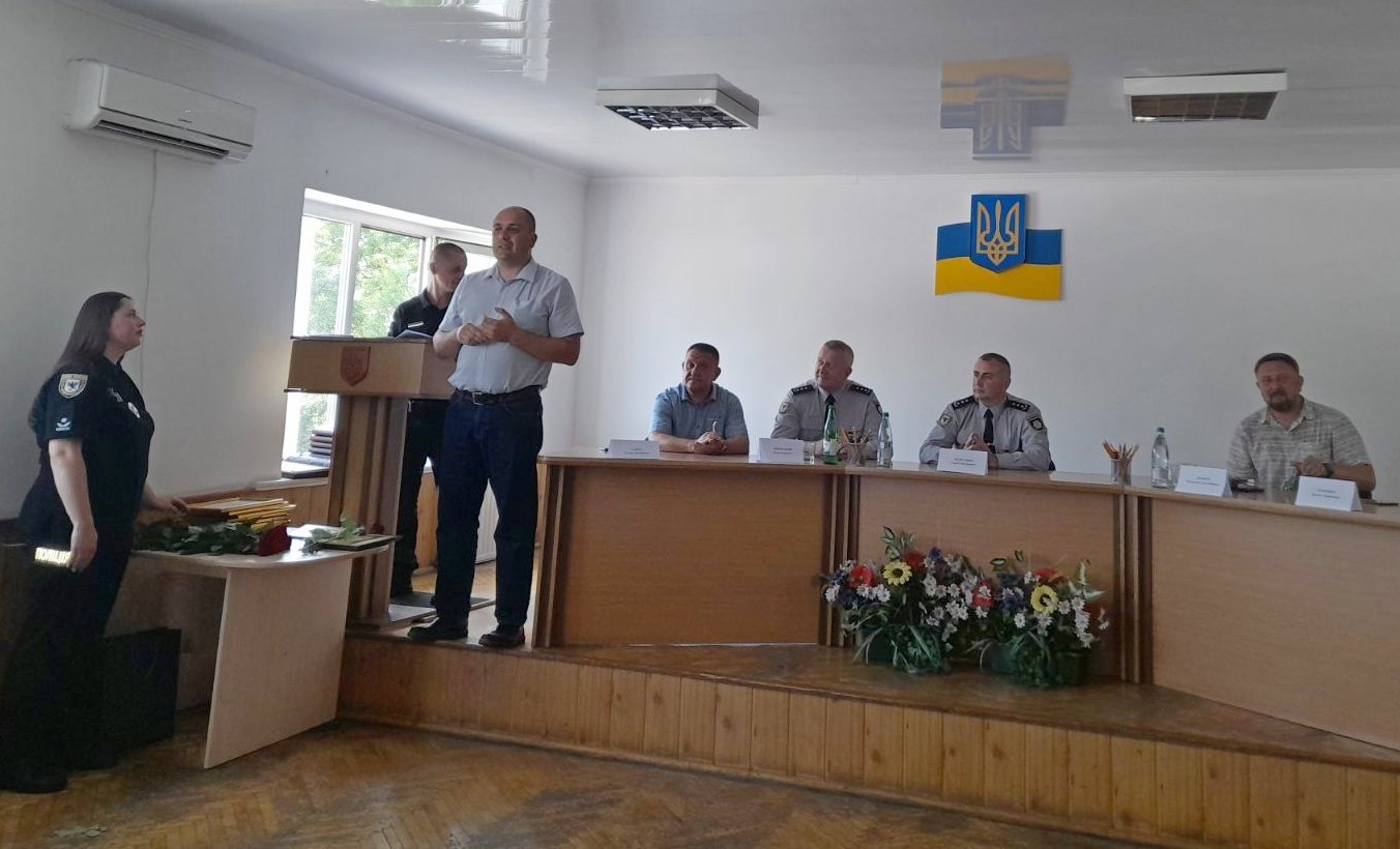 04 липня 2022 року голова Івано-Франківської районної ради Василь Попович взяв участь в урочистих заходах з нагоди професійного свята – Дня Національної поліції України